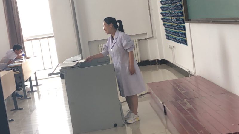 情系教育事業(yè)__用愛(ài)詮釋職責(zé)——醫(yī)學(xué)技術(shù)學(xué)院王婷老師先進(jìn)事跡