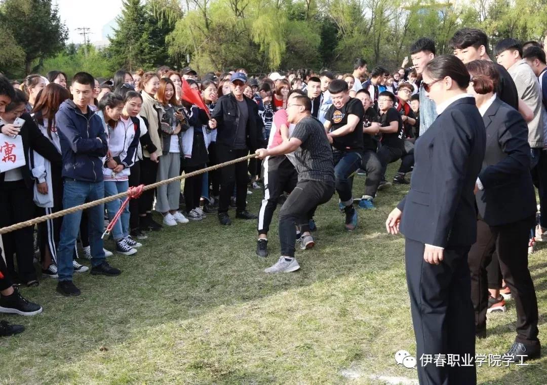 以公寓文化為載體，扎實(shí)推進(jìn)標(biāo)準(zhǔn)化寢室建設(shè)