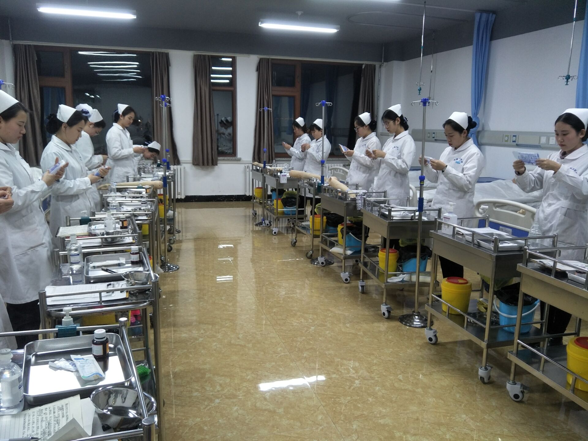 醫(yī)學(xué)技術(shù)學(xué)院舉辦護(hù)理技能大賽