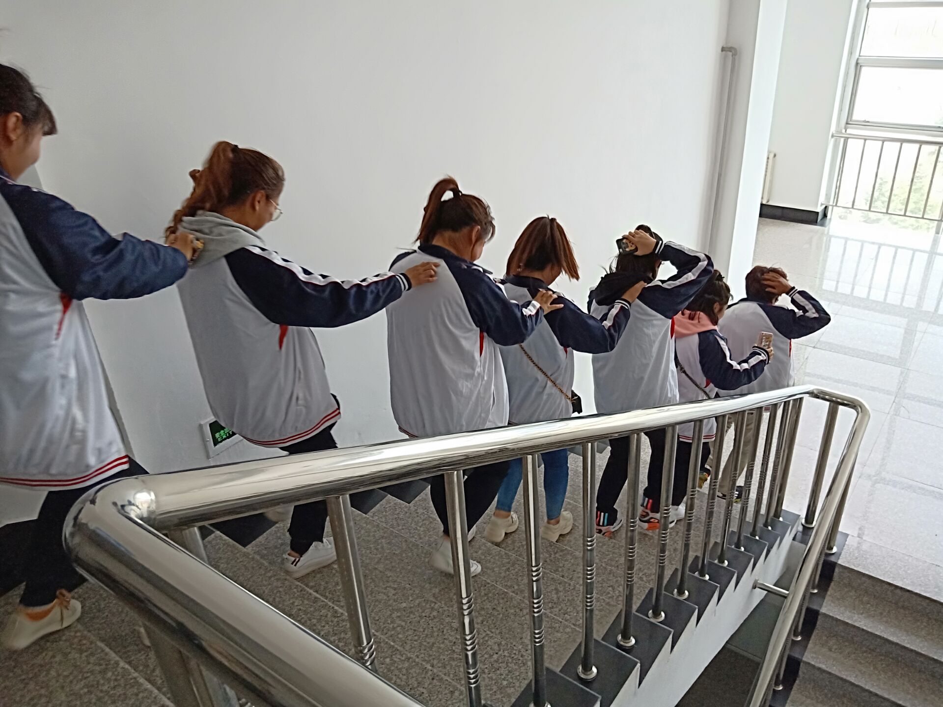 科學使者走進伊春職業(yè)學院