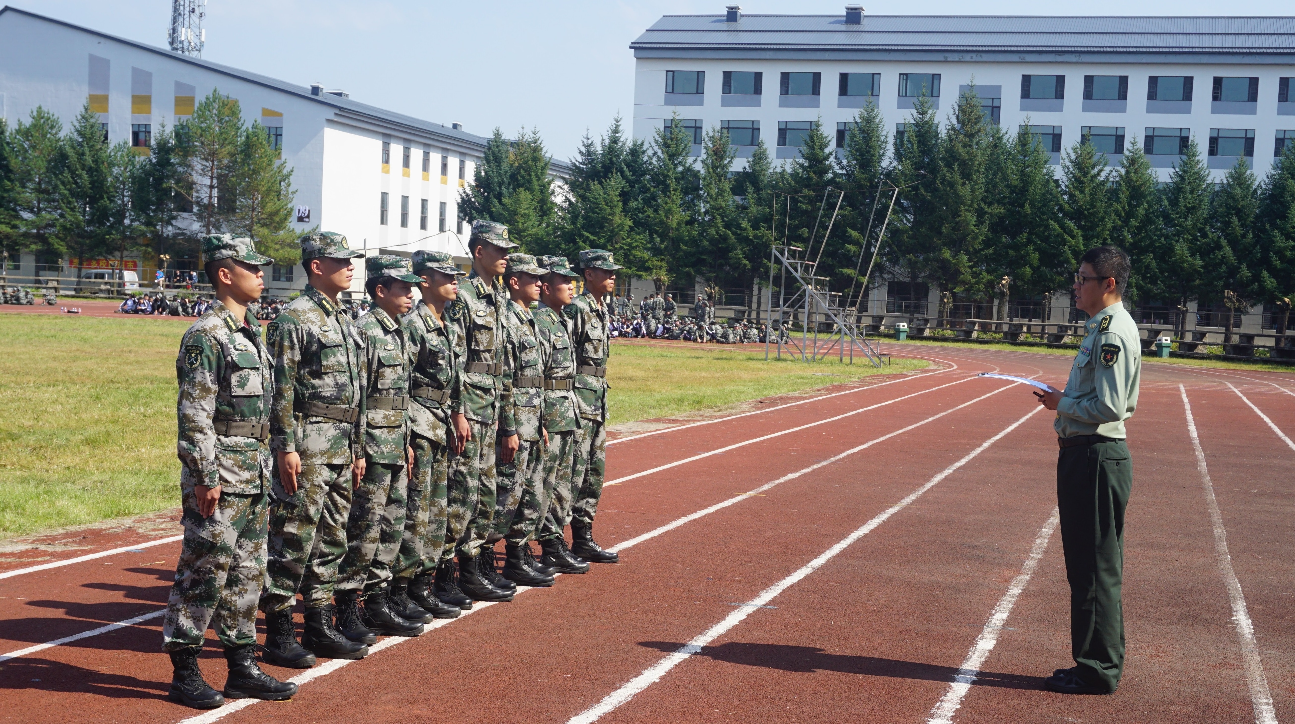 黑龍江省軍區(qū)學(xué)生軍訓(xùn)工作辦公室到校開(kāi)展2018年自訓(xùn)高校軍訓(xùn)教官崗前考核