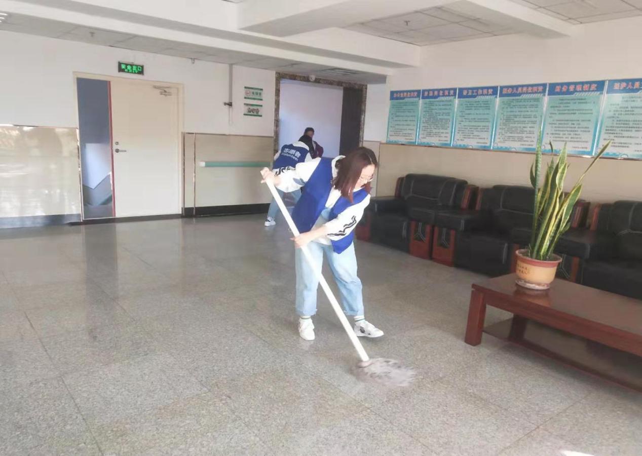 醫(yī)學(xué)技術(shù)學(xué)院開展敬老院慰問活動(dòng)