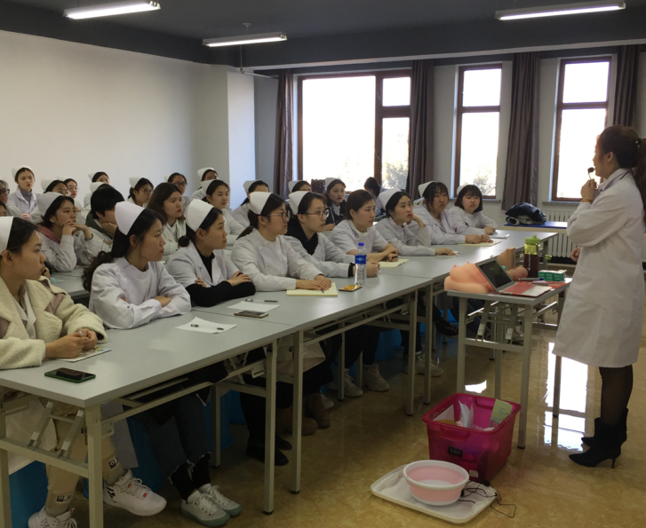 醫(yī)學技術學院開設護理專業(yè)方向課程