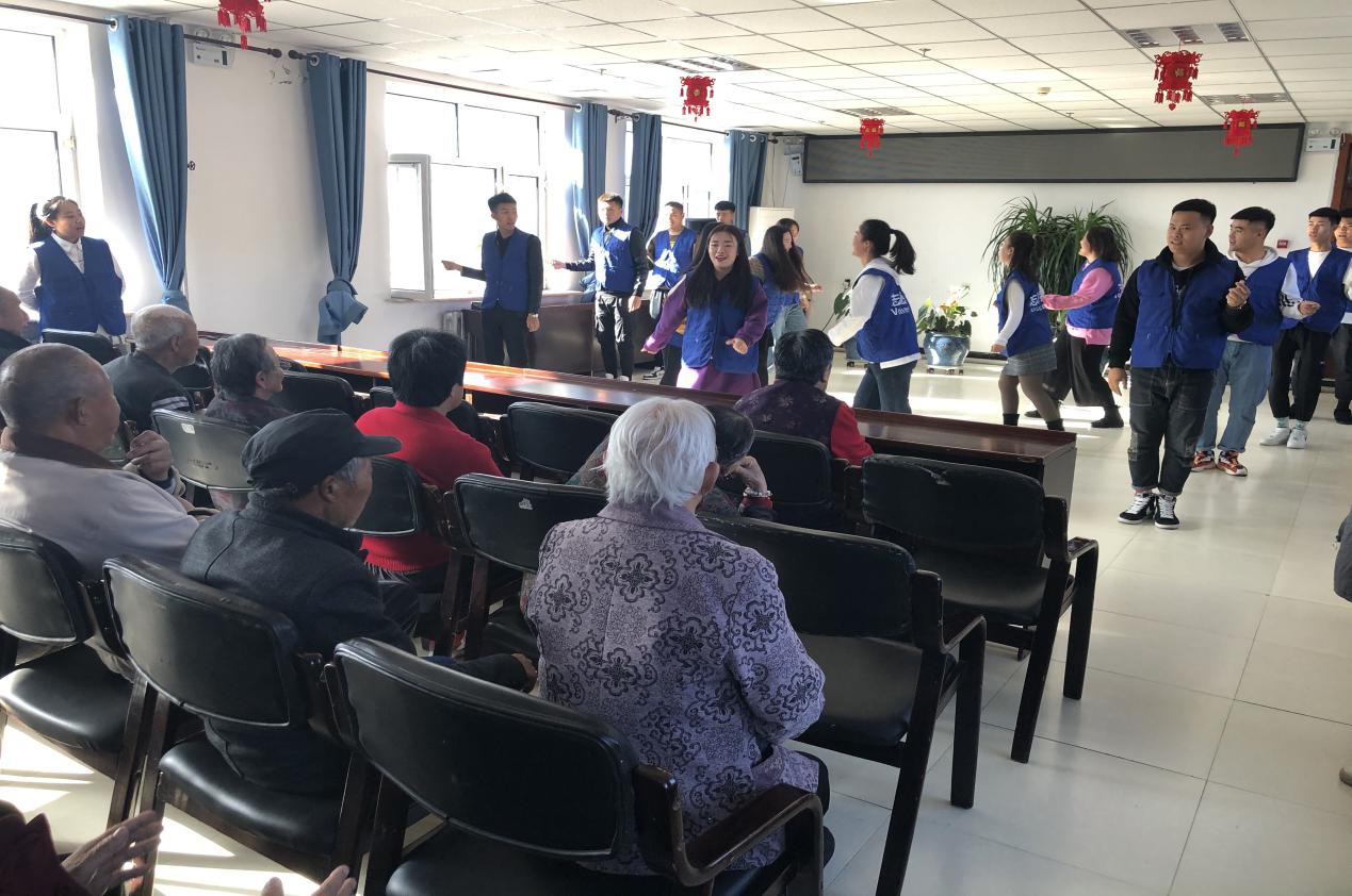 醫(yī)學(xué)技術(shù)學(xué)院開展敬老院慰問活動(dòng)