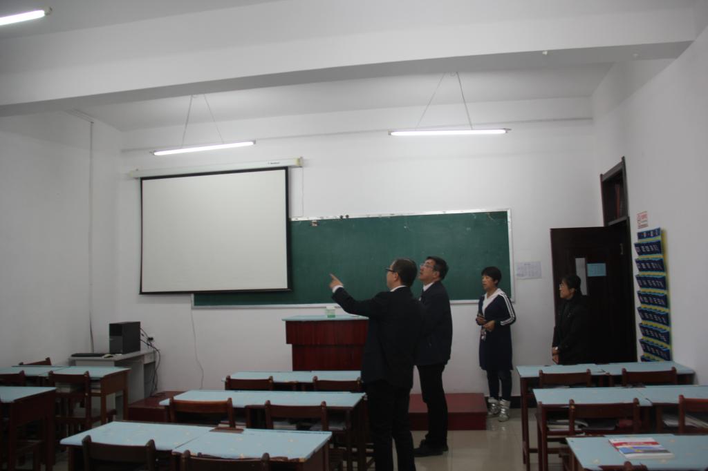 麻昌杰書(shū)記到旅游商務(wù)學(xué)院調(diào)研指導(dǎo)工作