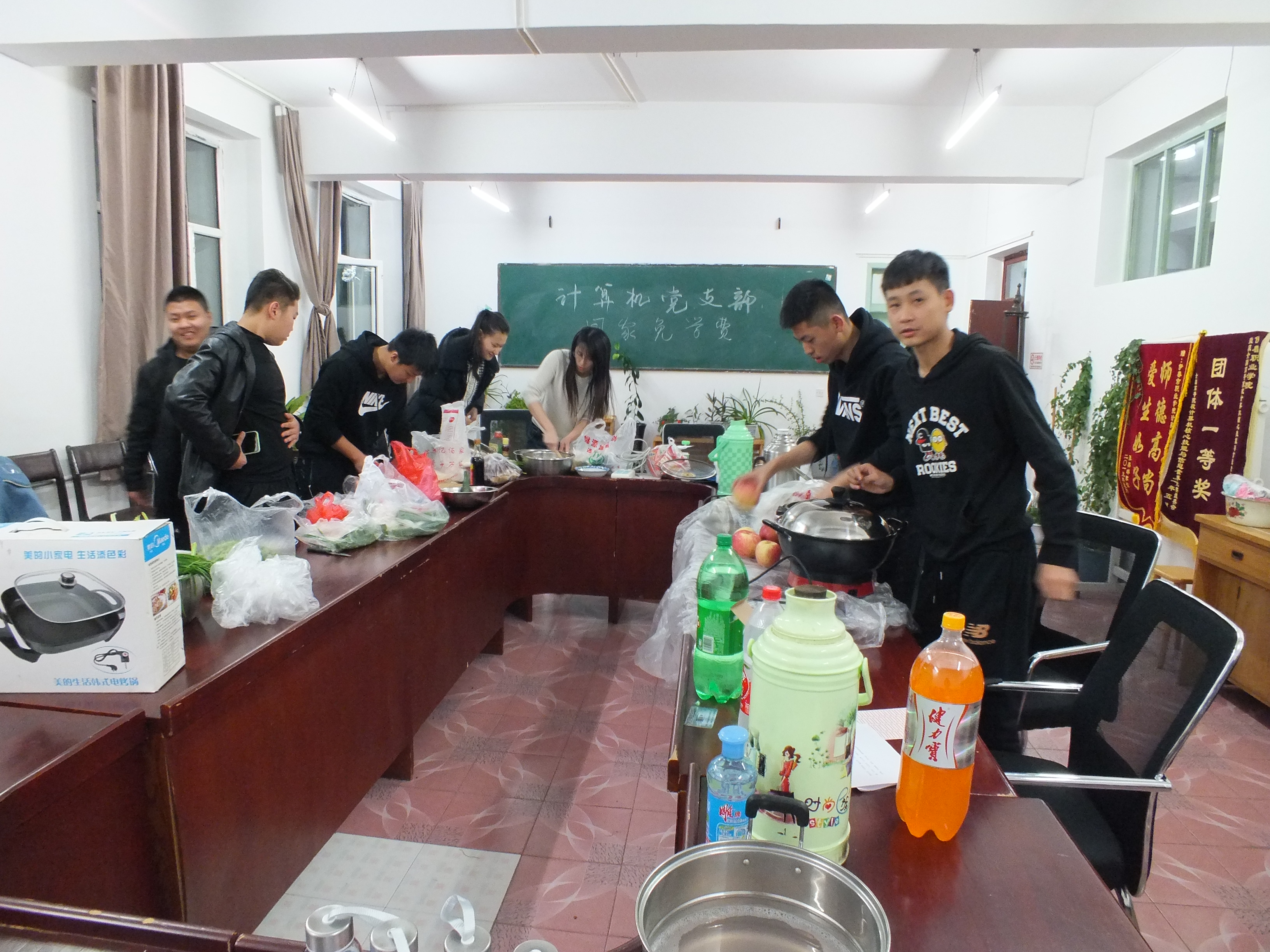 冬至不寒，有家更暖——計算機學(xué)院立冬聚餐