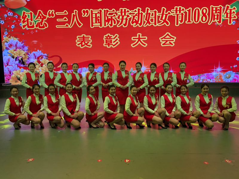 旅游商務(wù)學(xué)院高鐵專業(yè)學(xué)生為我市大型活動提供志愿服務(wù)