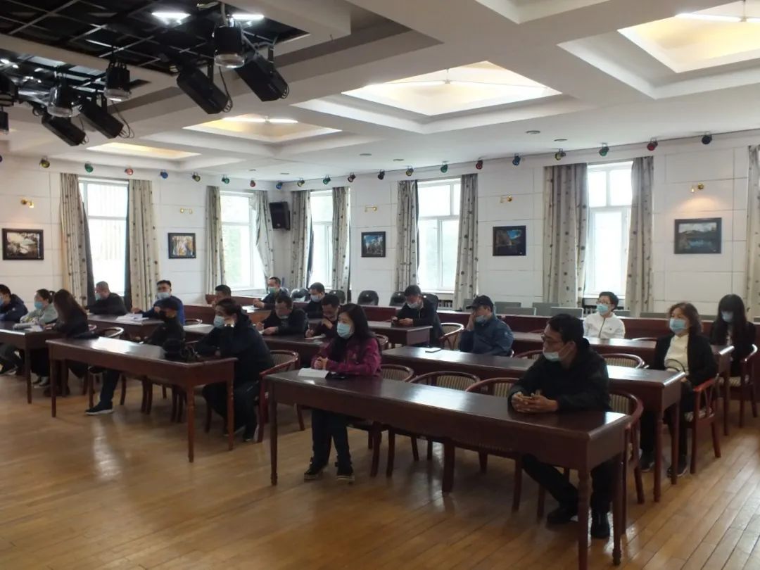 我校舉行學(xué)生開(kāi)學(xué)返校演練