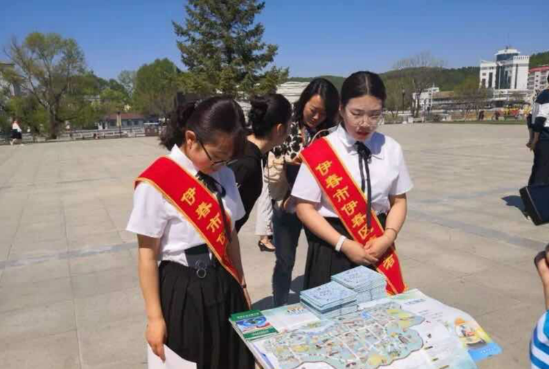 醫(yī)學技術學院涉外護理班開展“用行動給予關懷、用服務獻予愛心”主題公益活動