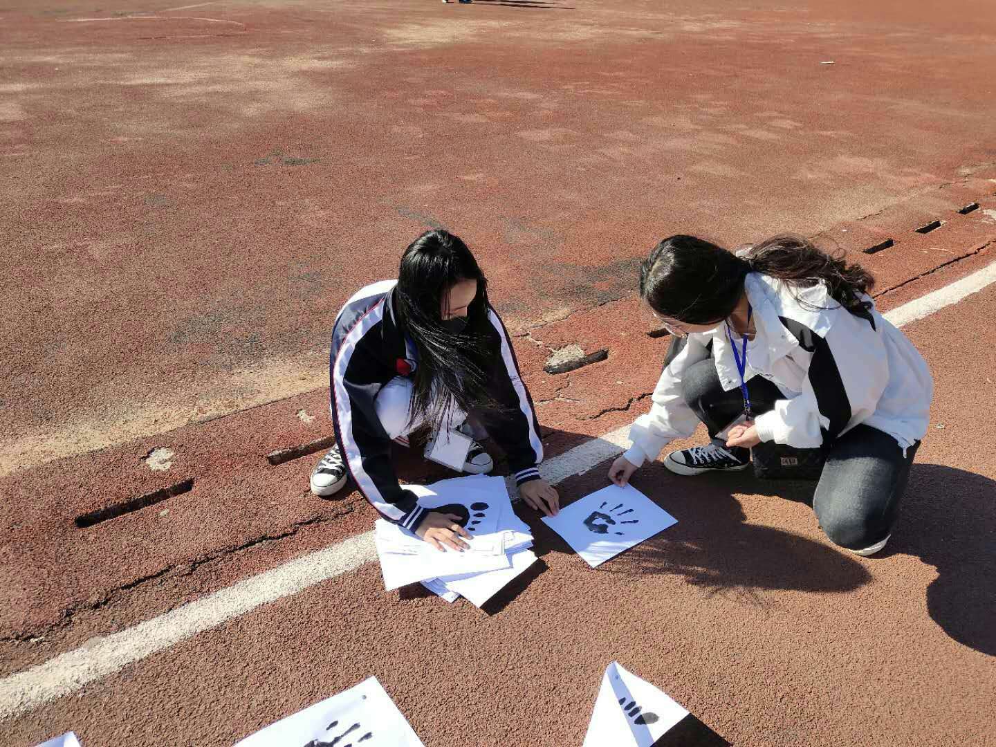 伊春職業(yè)學(xué)院開展“娛樂身心，激揚(yáng)青春”趣味運(yùn)動(dòng)會(huì)活動(dòng)