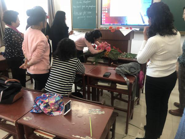 提高職業(yè)素養(yǎng)，打造職業(yè)形象——旅游商務(wù)學(xué)院積極開(kāi)展校內(nèi)分享課