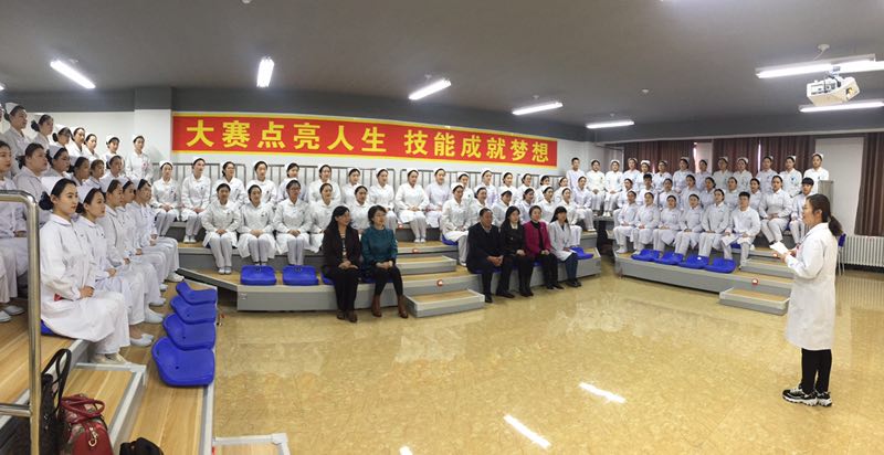 醫(yī)學(xué)技術(shù)學(xué)院舉辦護(hù)理技能大賽