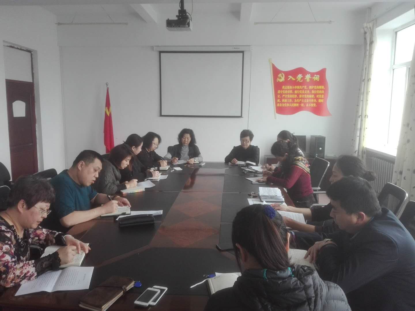 學(xué)院各基層黨組織扎實(shí)開(kāi)展民主評(píng)議黨員