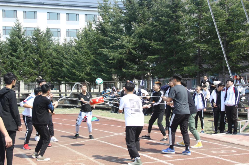 計(jì)算機(jī)應(yīng)用技術(shù)學(xué)院心理拓展訓(xùn)練