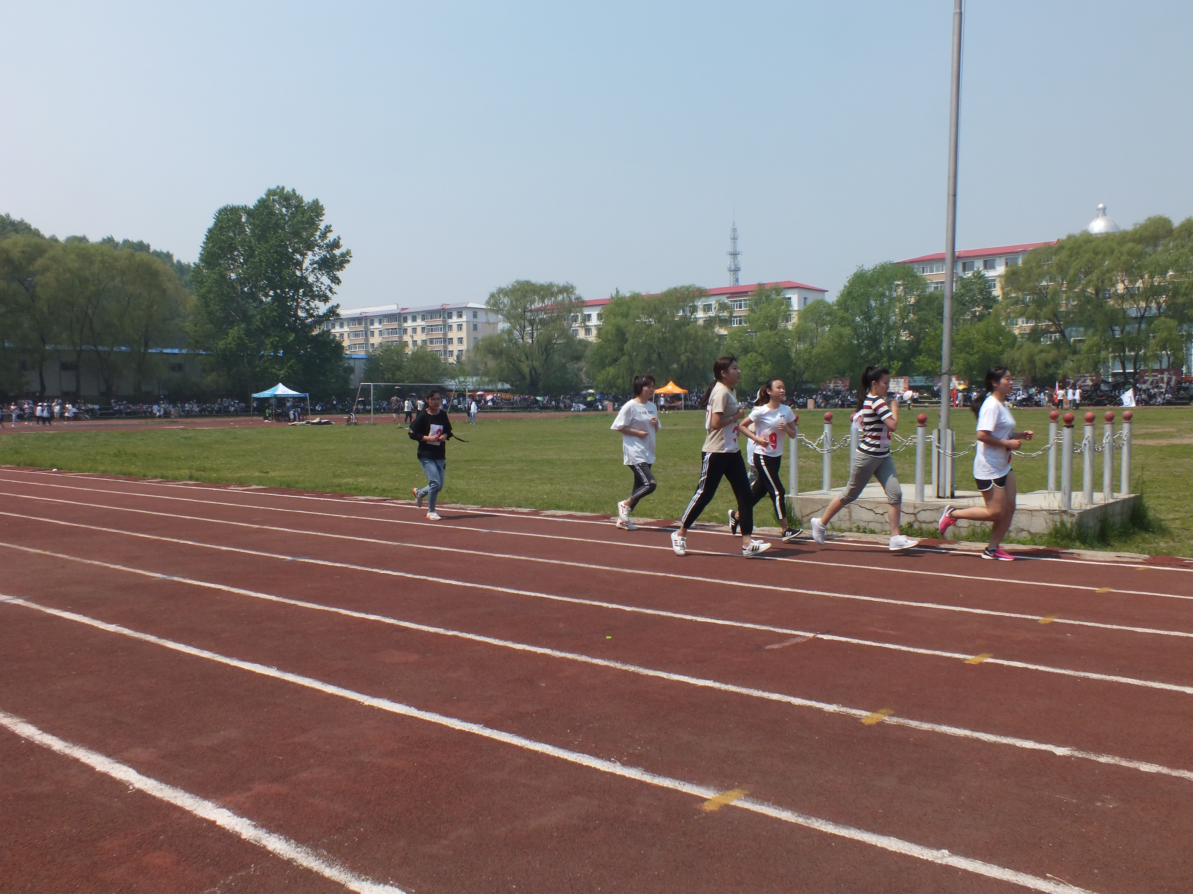 伊春職業(yè)學(xué)院成功舉辦第十二屆運動會