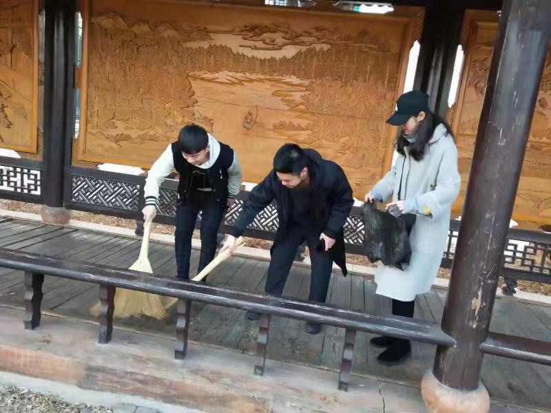 弘揚(yáng)雷鋒精神，快樂(lè)志愿服務(wù)我院積極開(kāi)展學(xué)雷鋒志愿服務(wù)活動(dòng)