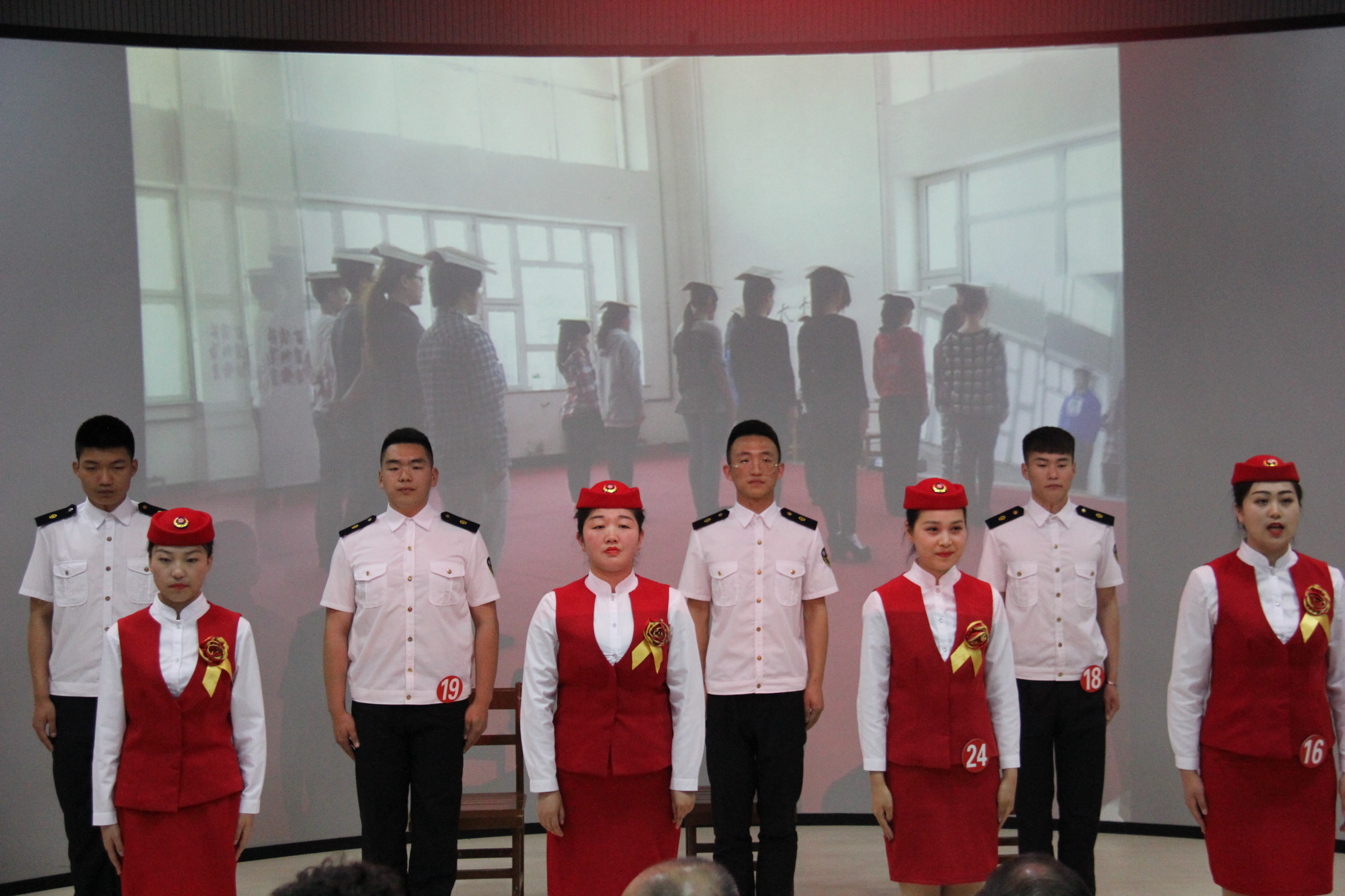 旅游商務(wù)學(xué)院成功舉辦第三屆高鐵服務(wù)技能大賽