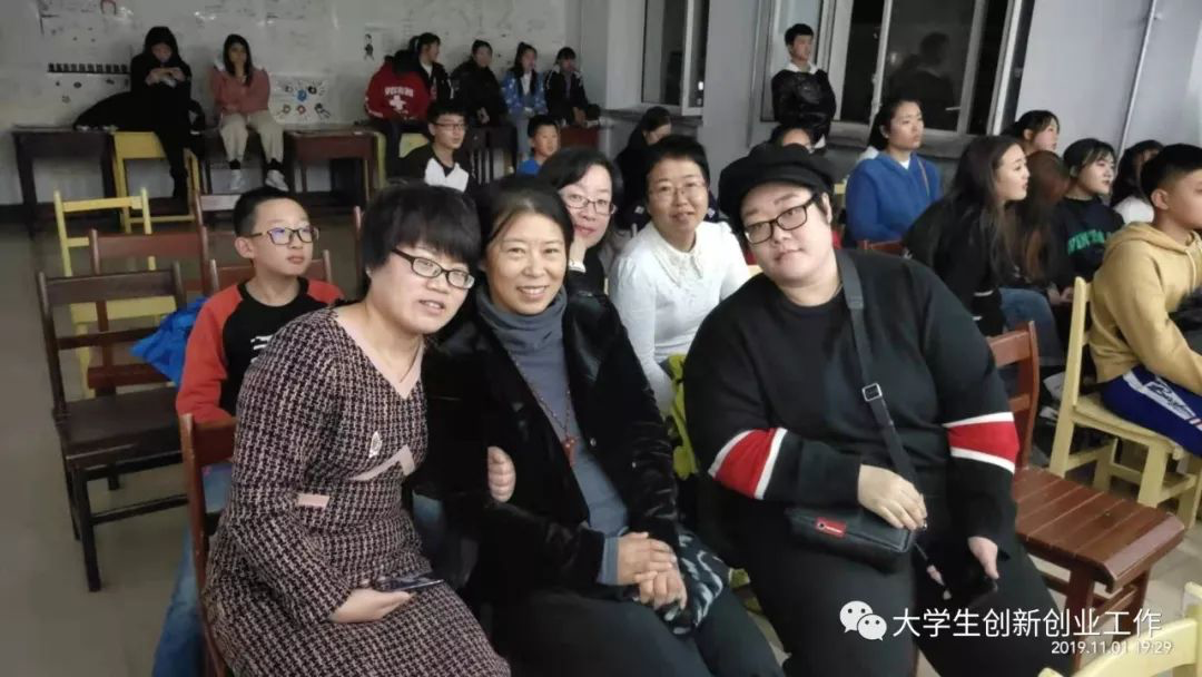 “人民藝術(shù)團”民謠專場匯報演出彰顯青春風采