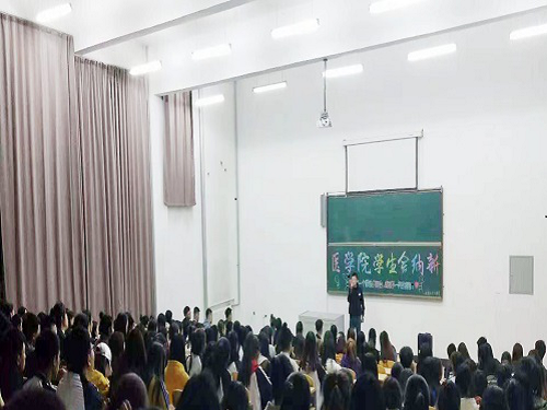 醫(yī)學(xué)技術(shù)學(xué)院“招新?lián)Q屆易新顏”納新活動(dòng)