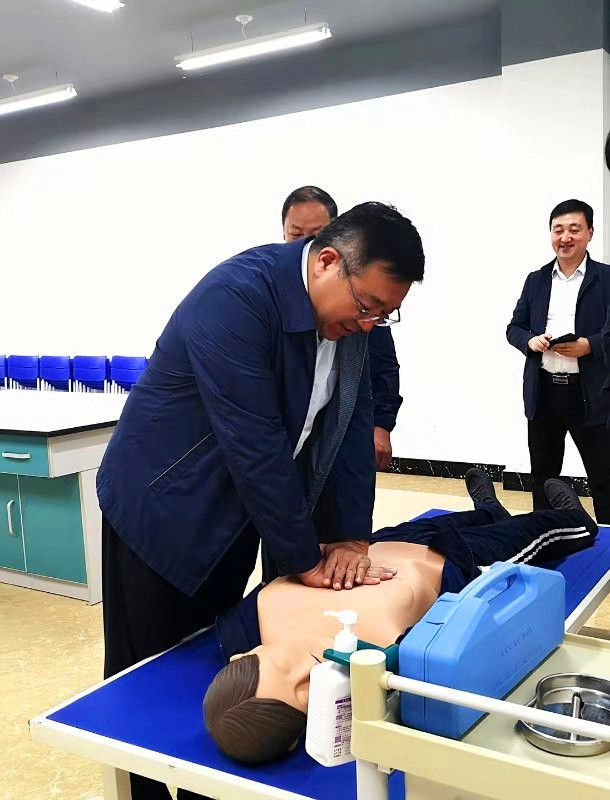 黨委書記麻昌杰同志深入教學(xué)一線實(shí)地調(diào)研