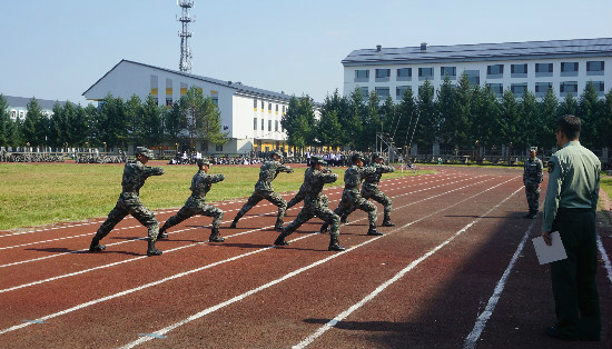 黑龍江省軍區(qū)學(xué)生軍訓(xùn)工作辦公室到校開(kāi)展2018年自訓(xùn)高校軍訓(xùn)教官崗前考核