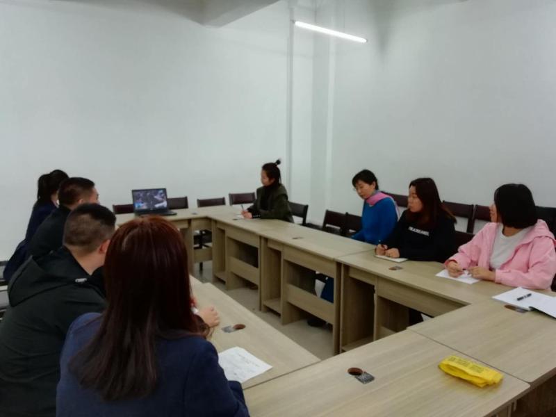 伊春職業(yè)學(xué)院師生觀看紀(jì)念馬克思誕辰200周年大會(huì)直播