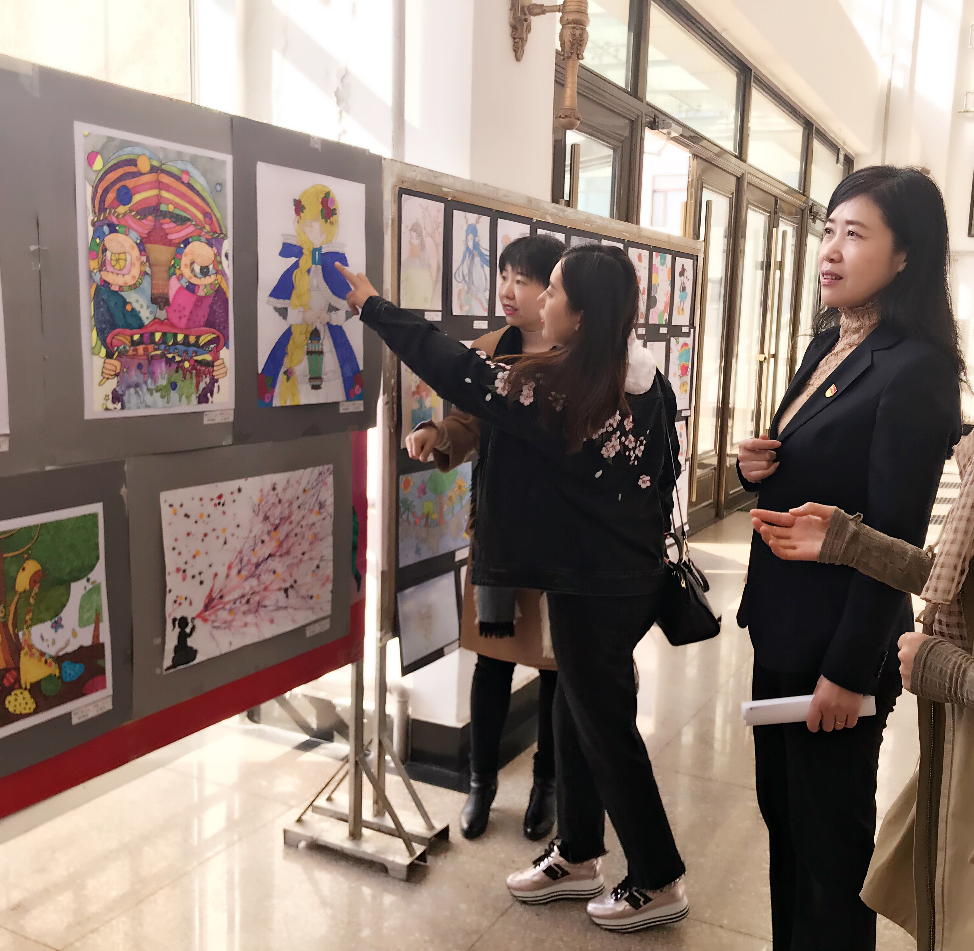 師范學(xué)院學(xué)前教育專業(yè)學(xué)生職業(yè)技能大賽系列活動報道之一---兒童畫比賽